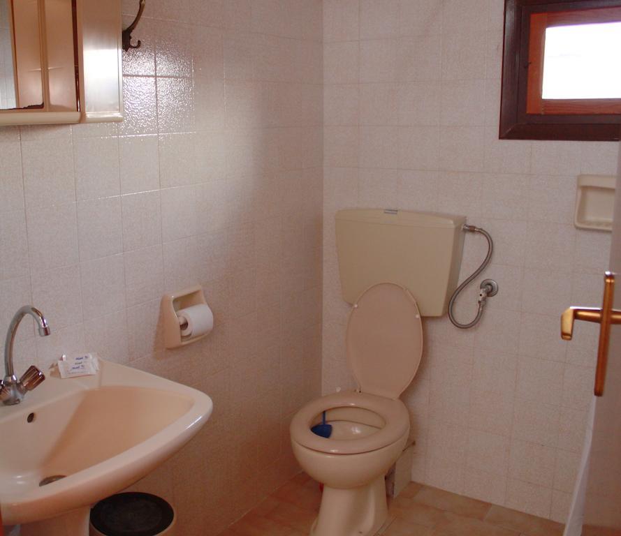 Kehagias Apartments Vrasná Rum bild